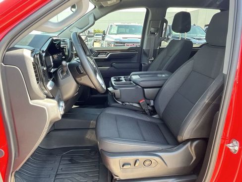 New 2025 GMC Sierra 1500 Elevation image 32