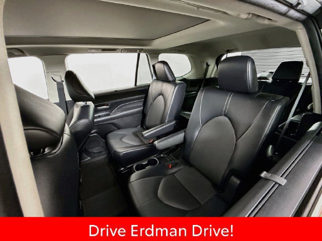 Used 2024 Toyota Grand Highlander AWD image 8