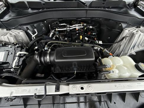 Used 2021 Ford Explorer XLT AWD/4WD image 29
