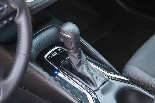 Used 2025 Toyota Corolla SE FWD image 22