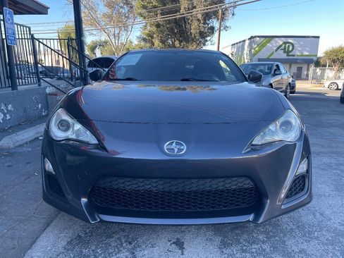 Used 2013 Scion FR-S image 2