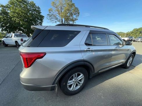 Used 2020 Ford Explorer XLT AWD/4WD image 8