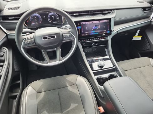 New 2026 Jeep Compass Latitude AWD/4WD image 23
