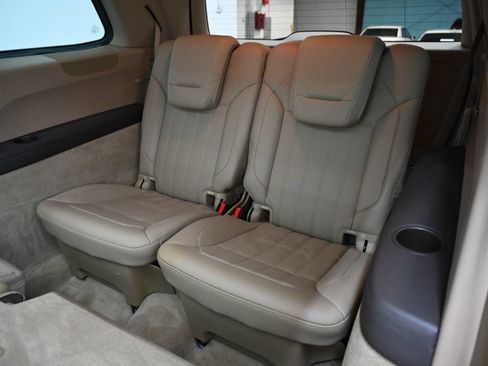 Used 2016 Mercedes-Benz GL 320 BlueTEC 4MATIC w/ Premium I Package image 41
