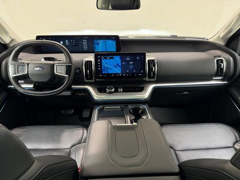 Used 2025 Ford Expedition Platinum AWD/4WD image 31