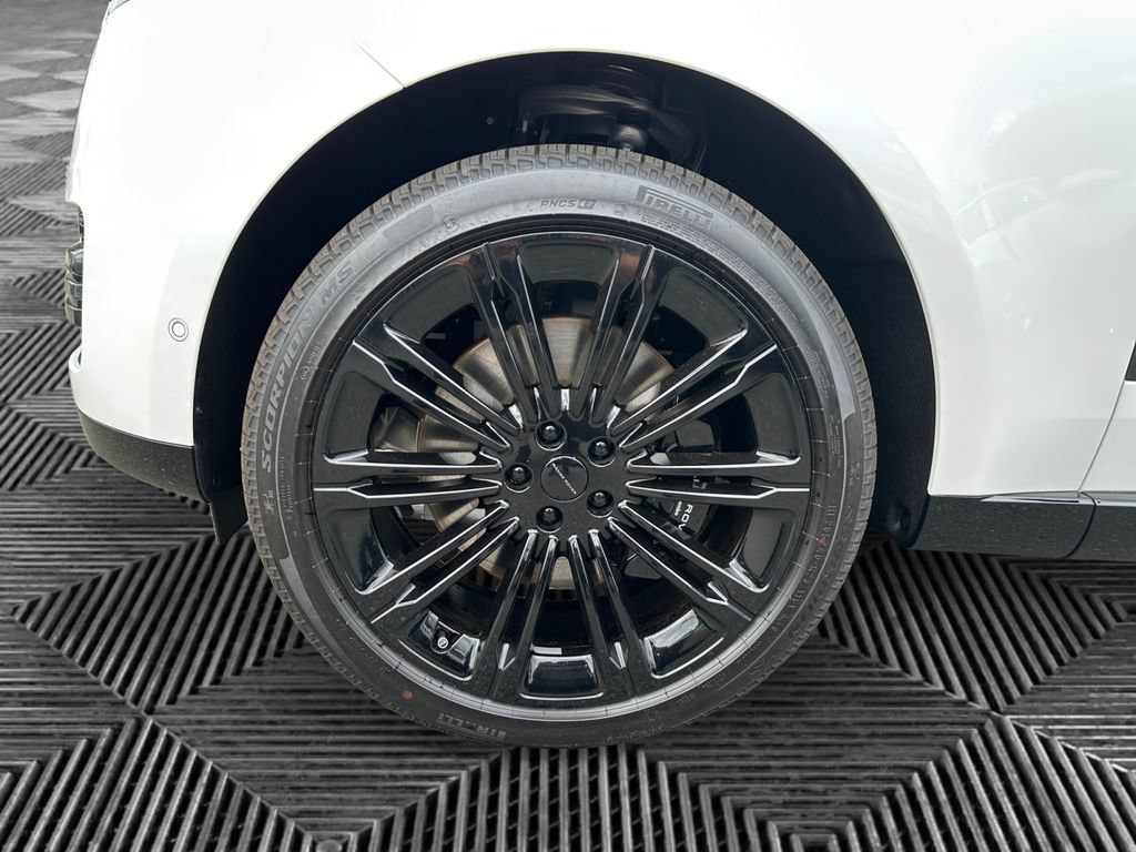 New 2026 Land Rover Range Rover Long Wheelbase SE AWD/4WD image 14