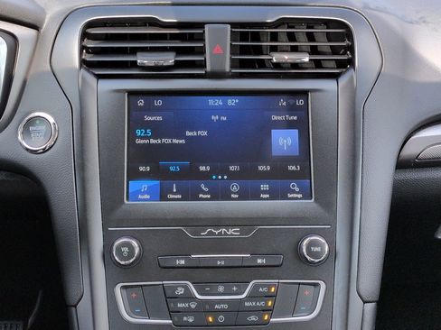 Used 2019 Ford Fusion SE w/ Equipment Group 151A FWD image 18