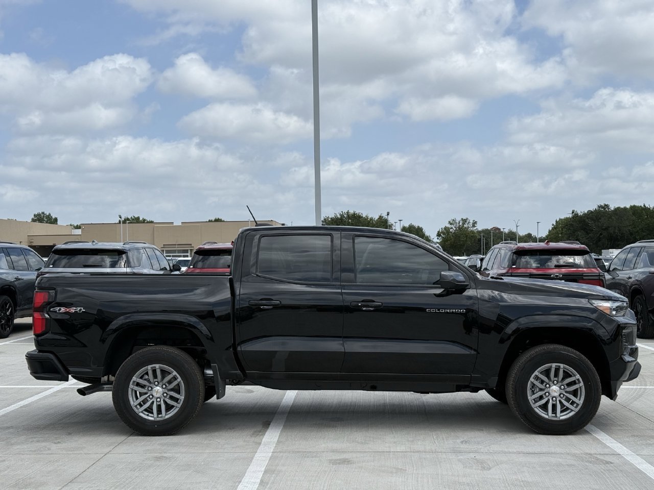 New 2026 Chevrolet Colorado LT w/ LT Convenience Package AWD/4WD image 3
