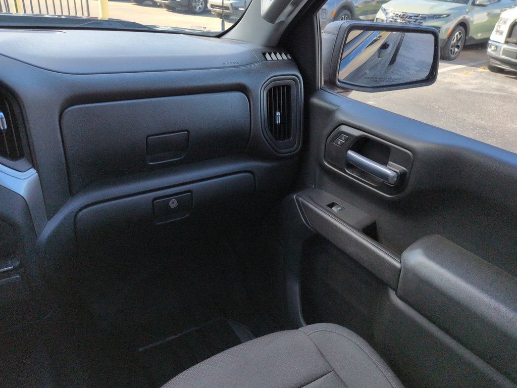 Used 2020 Chevrolet Silverado 1500 Custom w/ Custom Value Package AWD/4WD image 17