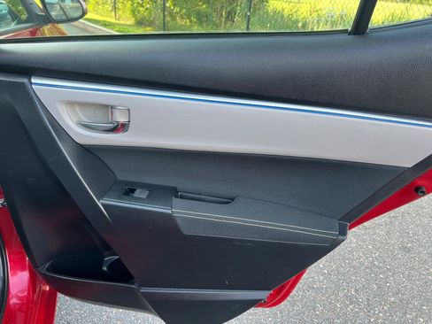 Used 2015 Toyota Corolla LE FWD image 13