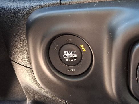 Certified 2021 Jeep Wrangler Unlimited Sahara AWD/4WD image 26