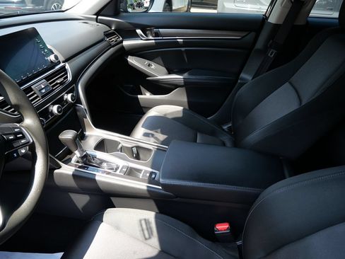 Used 2018 Honda Accord LX image 14