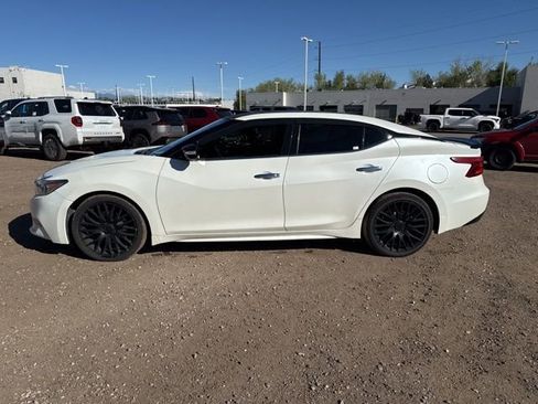 Used 2017 Nissan Maxima SR w/ Midnight Edition FWD image 2
