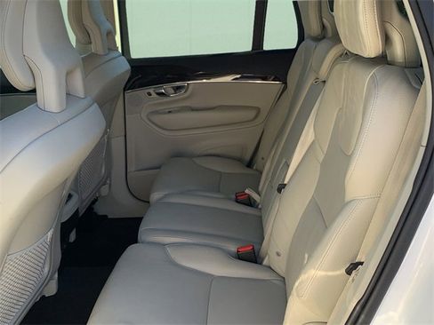 Used 2018 Volvo XC90 T6 Momentum w/ Convenience Package image 21