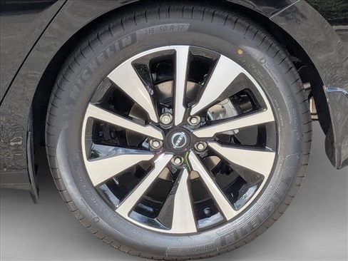 New 2025 Nissan Sentra SV w/ SV Premium Package image 9