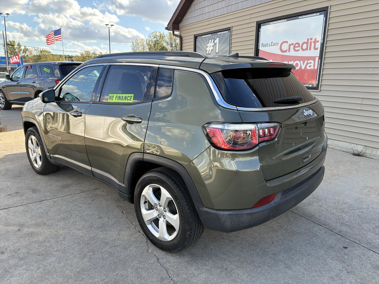 Used 2018 Jeep Compass Latitude w/ Popular Equipment Group FWD image 7