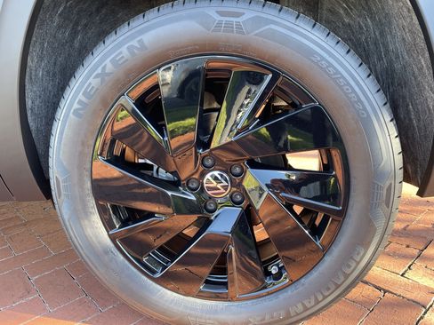 New 2026 Volkswagen Atlas SE image 8