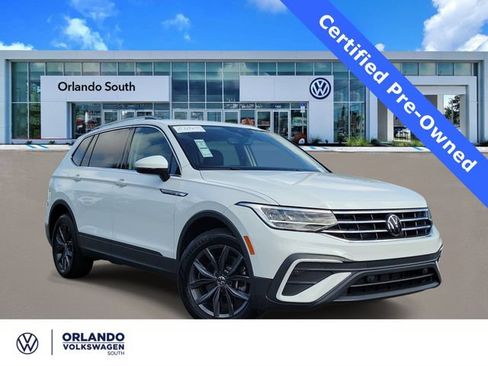 Used 2024 Volkswagen Tiguan SE AWD/4WD image 1