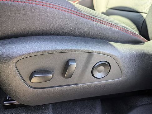 New 2026 Chevrolet Traverse RS image 10