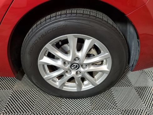Used 2018 MAZDA MAZDA3 Sport w/ Preferred Equipment Package FWD image 10