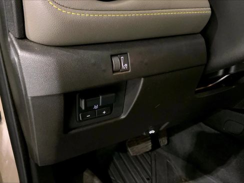 Used 2024 Chevrolet Colorado ZR2 w/ ZR2 Bison Edition image 14