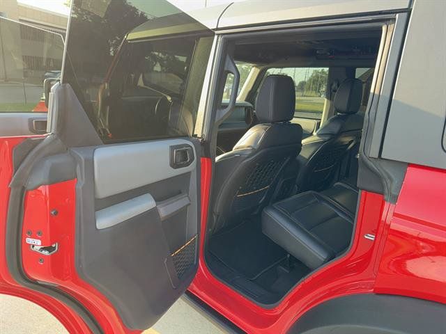 Used 2023 Ford Bronco Badlands w/ Sasquatch Package AWD/4WD image 9