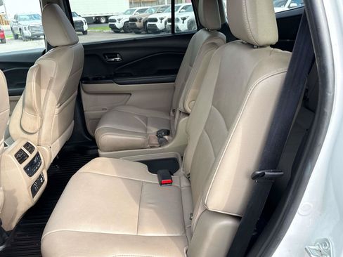 Used 2021 Honda Pilot Touring image 13
