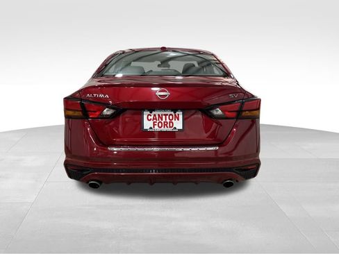 Used 2023 Nissan Altima 2.5 SV w/ SV Premium Package image 4
