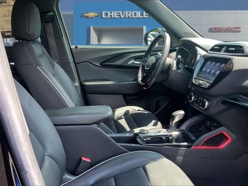 Used 2022 Chevrolet TrailBlazer RS w/ Technology Package FWD image 28