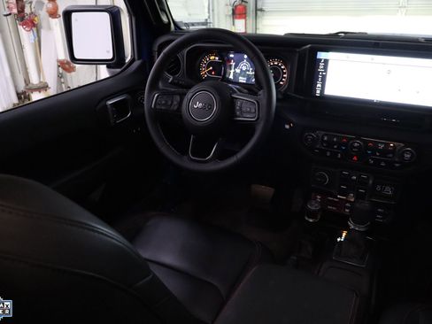 Used 2025 Jeep Wrangler Unlimited Rubicon image 28