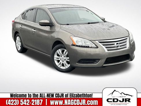 Used 2015 Nissan Sentra SV image 1