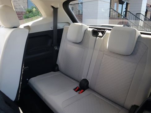 Used 2020 Volkswagen Tiguan S image 25