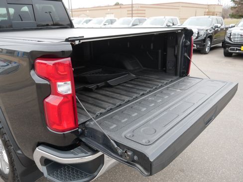 Used 2021 Chevrolet Silverado 2500 LTZ w/ LTZ Premium Package image 18