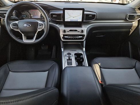 Used 2023 Ford Explorer XLT w/ Equipment Group 202A image 7