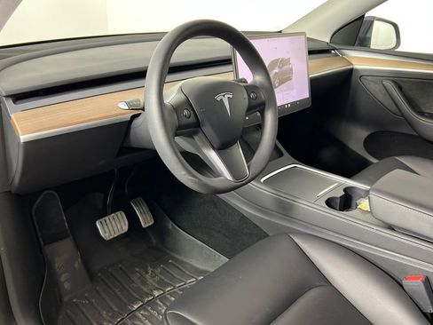 Used 2023 Tesla Model Y Long Range image 24