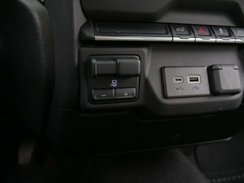 Used 2023 Chevrolet Silverado 2500 Custom w/ Custom Value Package image 12