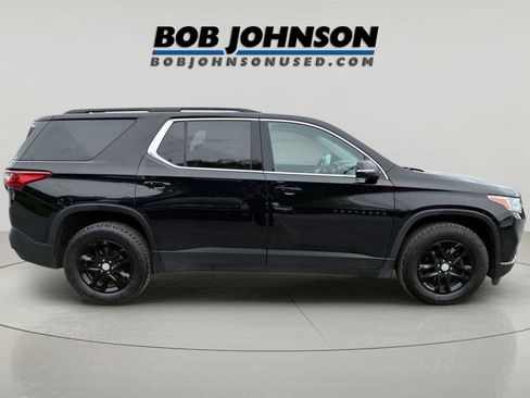 Used 2019 Chevrolet Traverse LT w/ LPO, Blackout Package AWD/4WD image 2