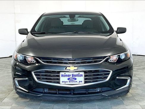Used 2018 Chevrolet Malibu LS image 3