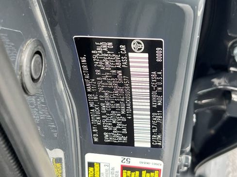 Used 2025 Toyota Camry SE FWD image 38