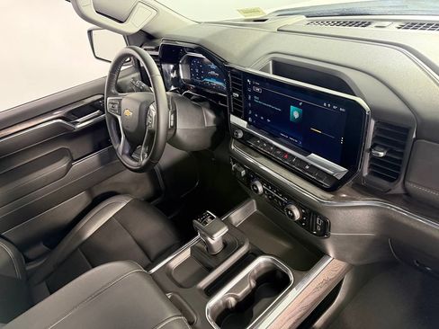 Used 2023 Chevrolet Silverado 1500 LTZ AWD/4WD image 24