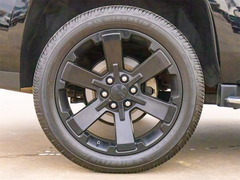 Used 2019 GMC Yukon SLT w/ HD Trailering Package image 9