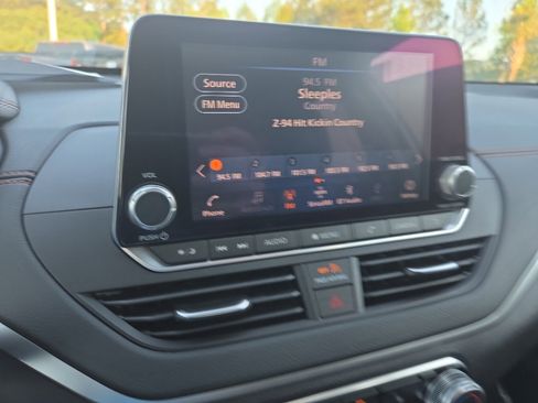 Used 2021 Nissan Altima 2.5 SR w/ SR Premium Package FWD image 10