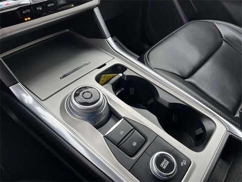 Used 2022 Ford Explorer XLT w/ Equipment Group 202A image 23