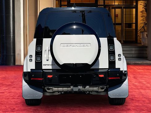 New 2026 Land Rover Defender 110 X AWD/4WD image 7