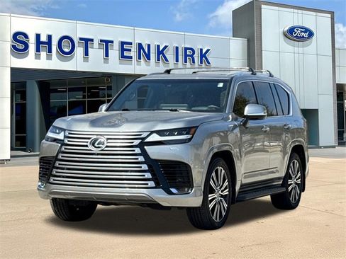 Used 2022 Lexus LX 600 4WD w/ Accessory Package (Z1) image 3