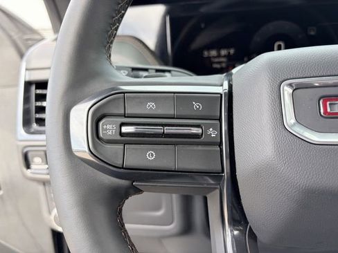 Used 2025 GMC Yukon AT4 w/ AT4 Premium Package AWD/4WD image 8