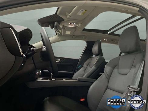 Used 2025 Volvo V60 B5 Cross Country Plus image 27
