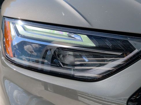 Certified 2024 Audi Q5 2.0T Premium Plus w/ Premium Plus Package image 12