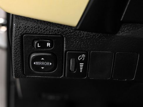 Used 2017 Toyota Corolla LE image 22