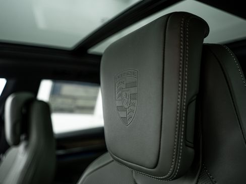 New 2025 Porsche Macan 4S Electric image 22